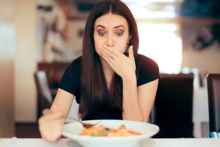 Puluhan Mahasiswa Unilak Keracunan Usai Santap Makanan Hotel